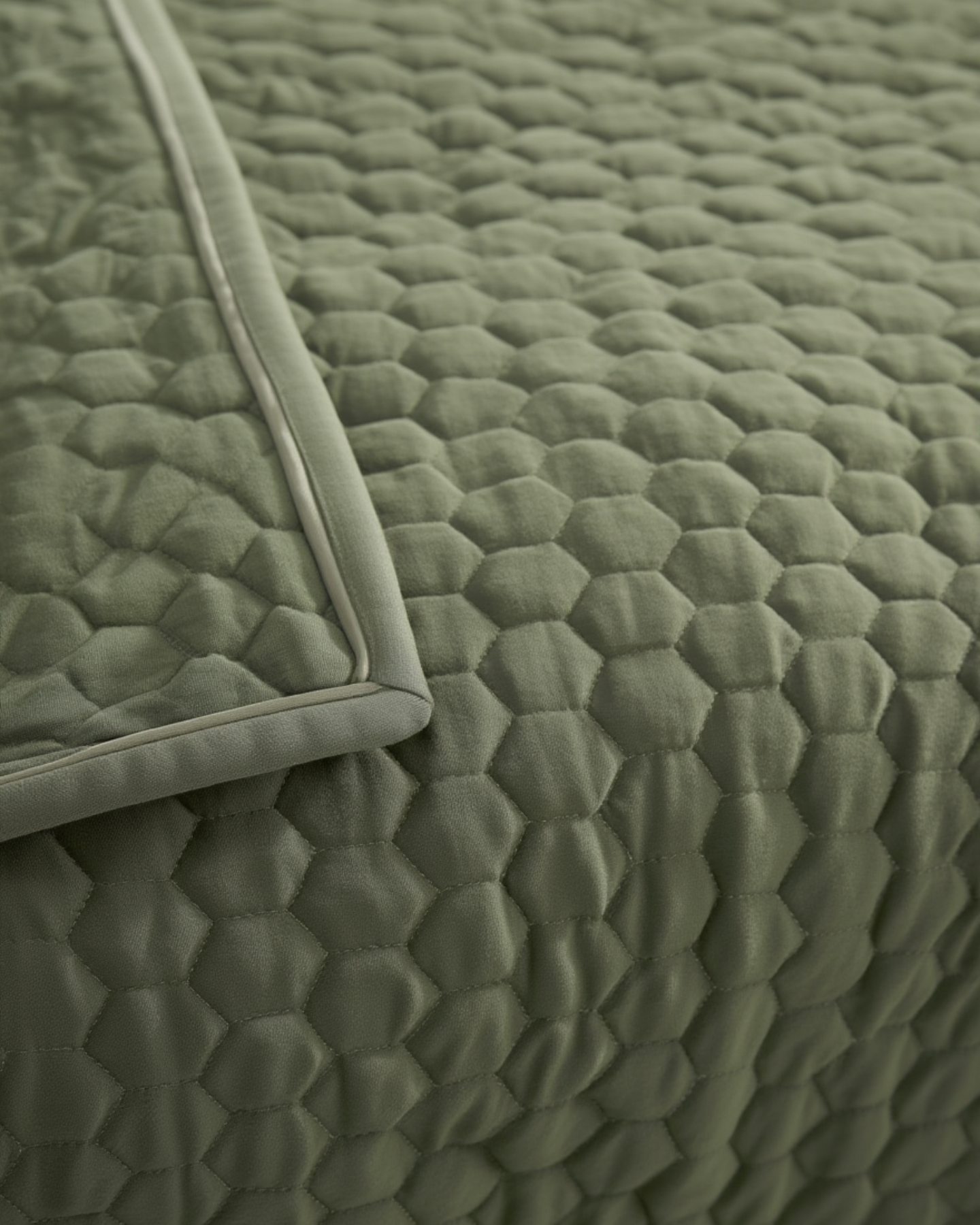 Olivine Quilt Set